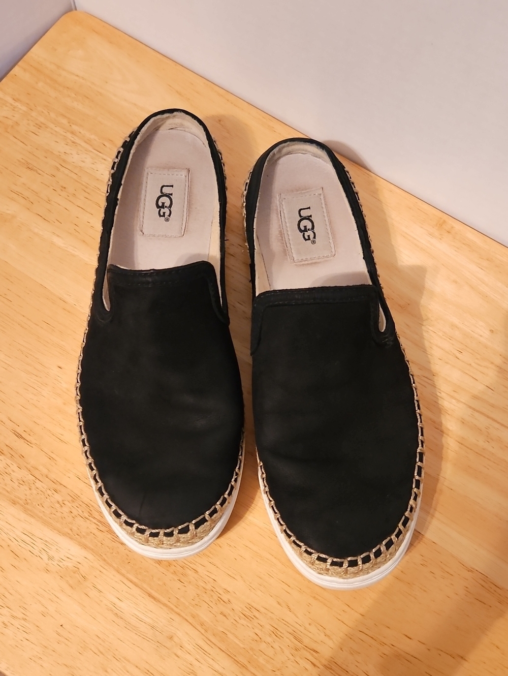 UGG Women’s Black Leather Caleel Slip-On Espadrille Mules